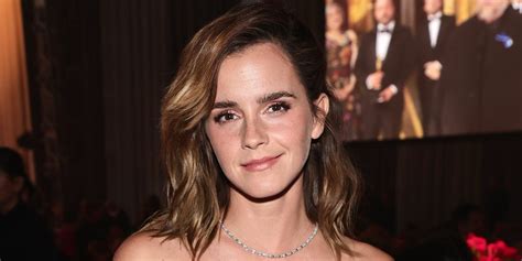 emma watson nudo|Celebs whove gone nude for charity